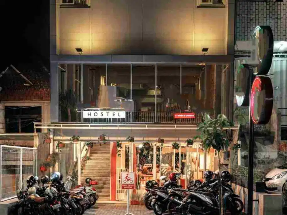 Butuh uang jual cafe dan penginapan di alun alun kota malang