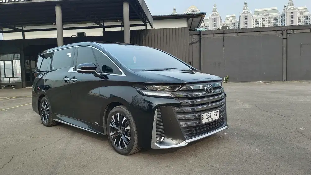 TOYOTA VELLFIRE 2.5Hev modelista 2024