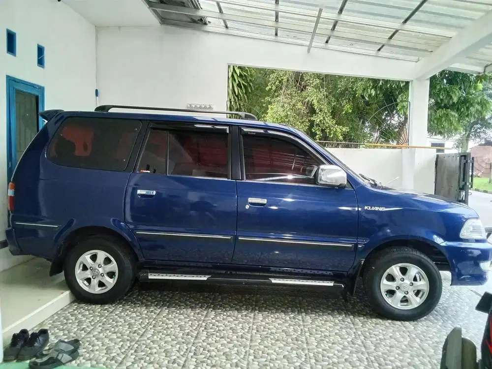 Toyota Kijang 2004 Bensin