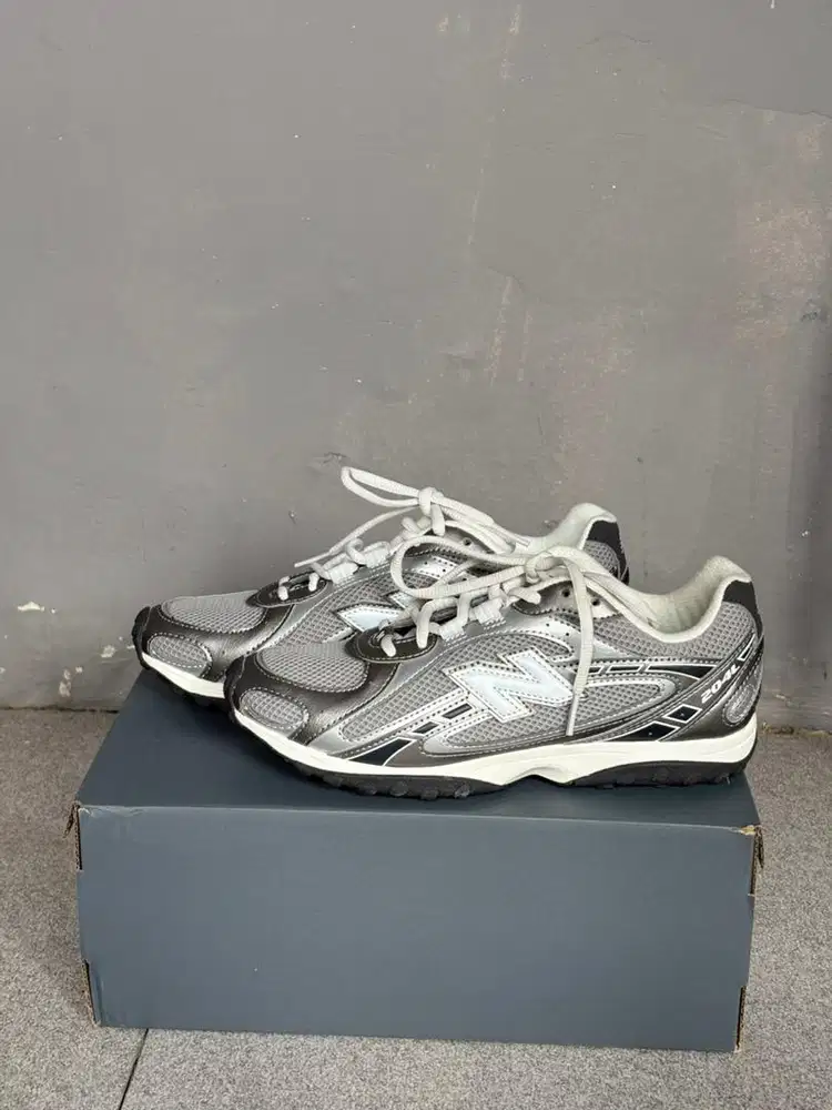 New Balance 204L