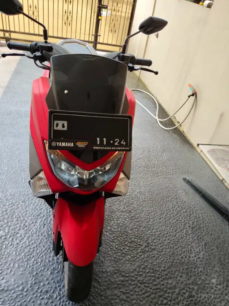 Yamaha N MAX warna merah