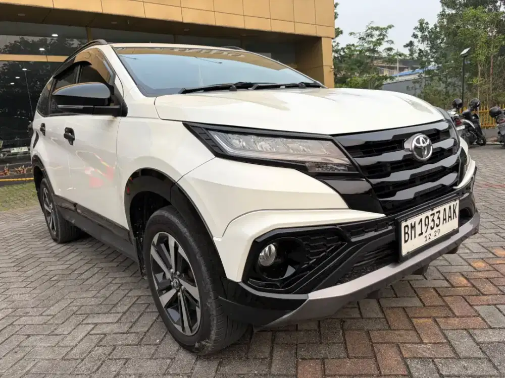 Rush GR Facelift 1.5 Manual 2024,KM Low