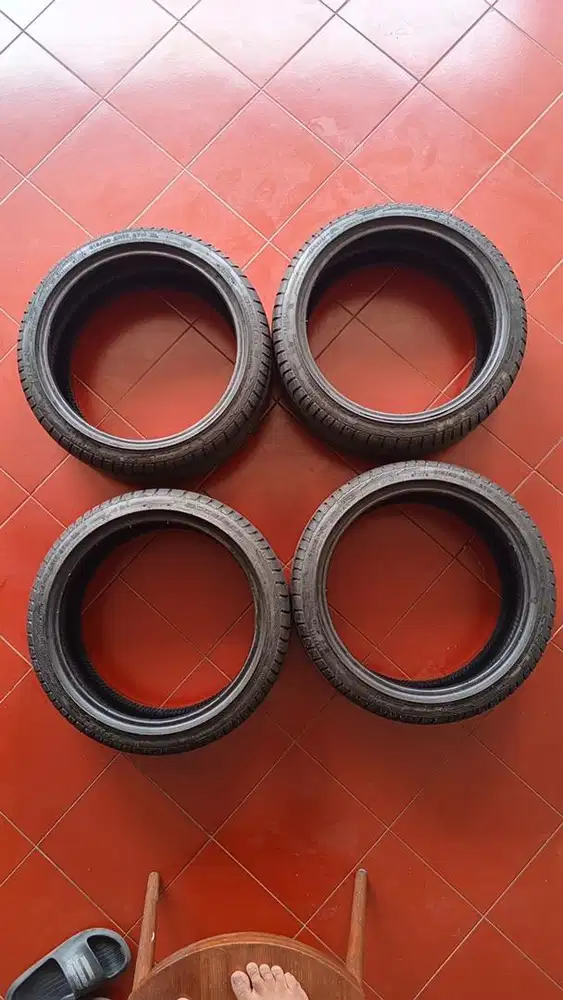 Ban Accelera 215/40 Ring 17