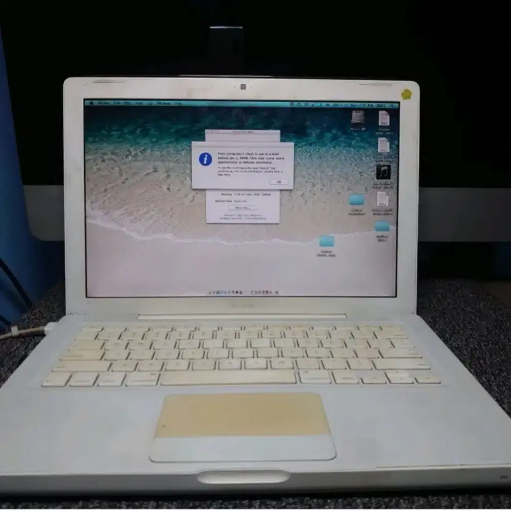 Macbook A1181 (2007) Minus