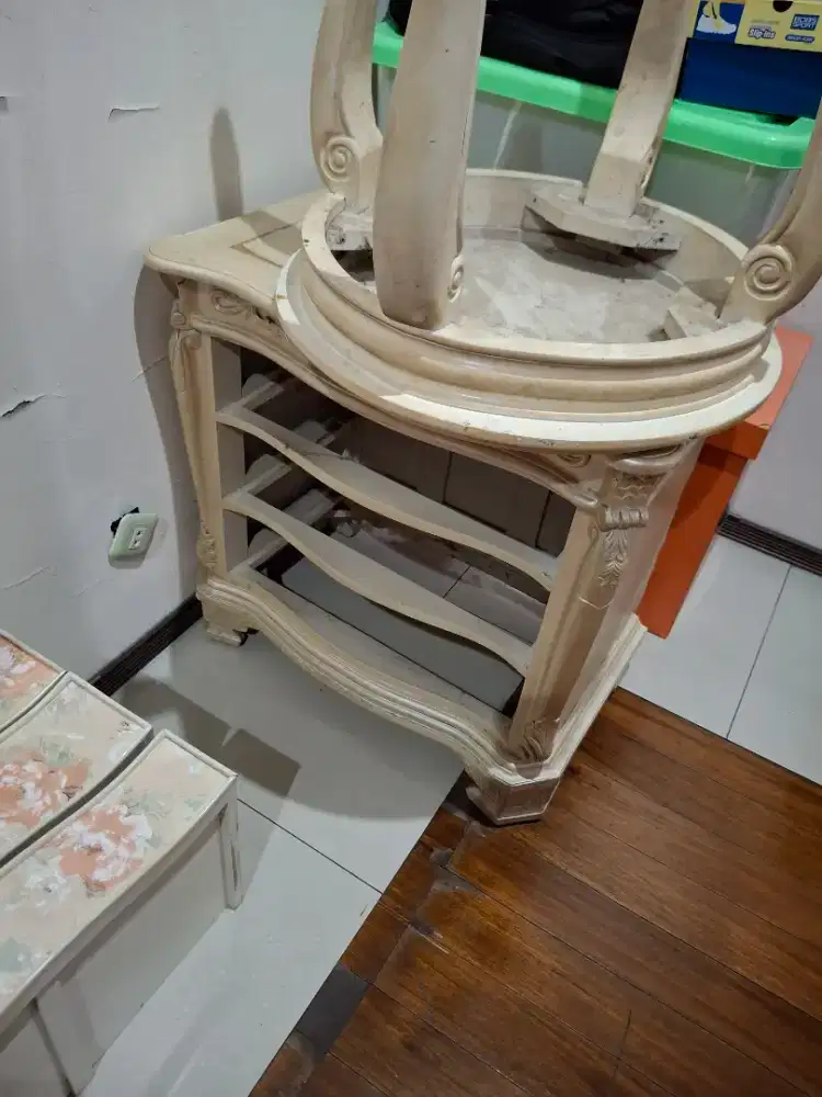 Meja ukir 3 laci dan meja kopi