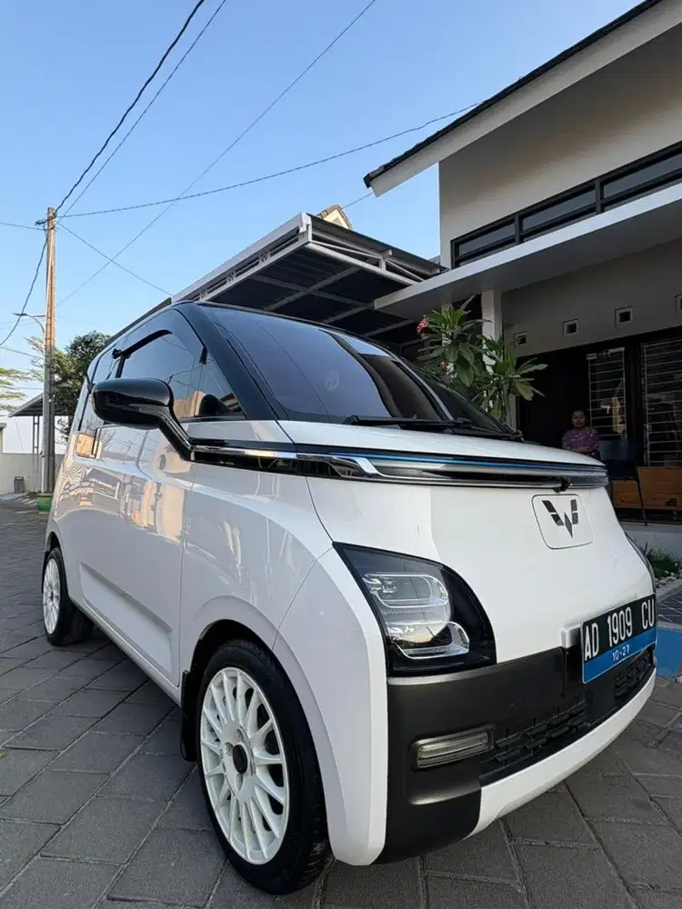 WULING AIR EV RANGE AA LOKASI SOLO LOW KM