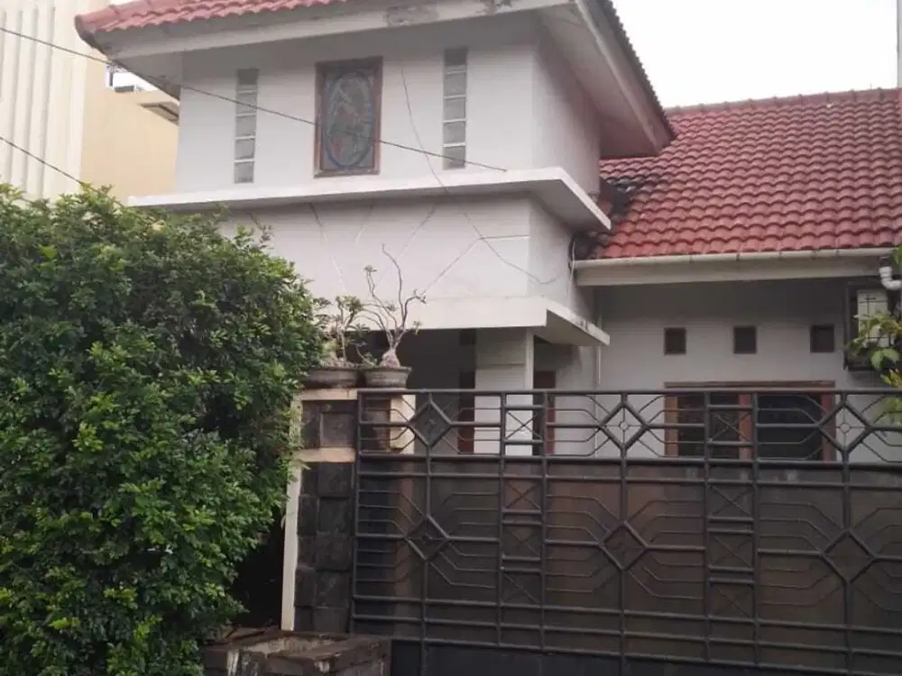 Dijual rumah bagus 2 lantai siap huni ditaman galaxy LT 185LB 150 bebas banjir