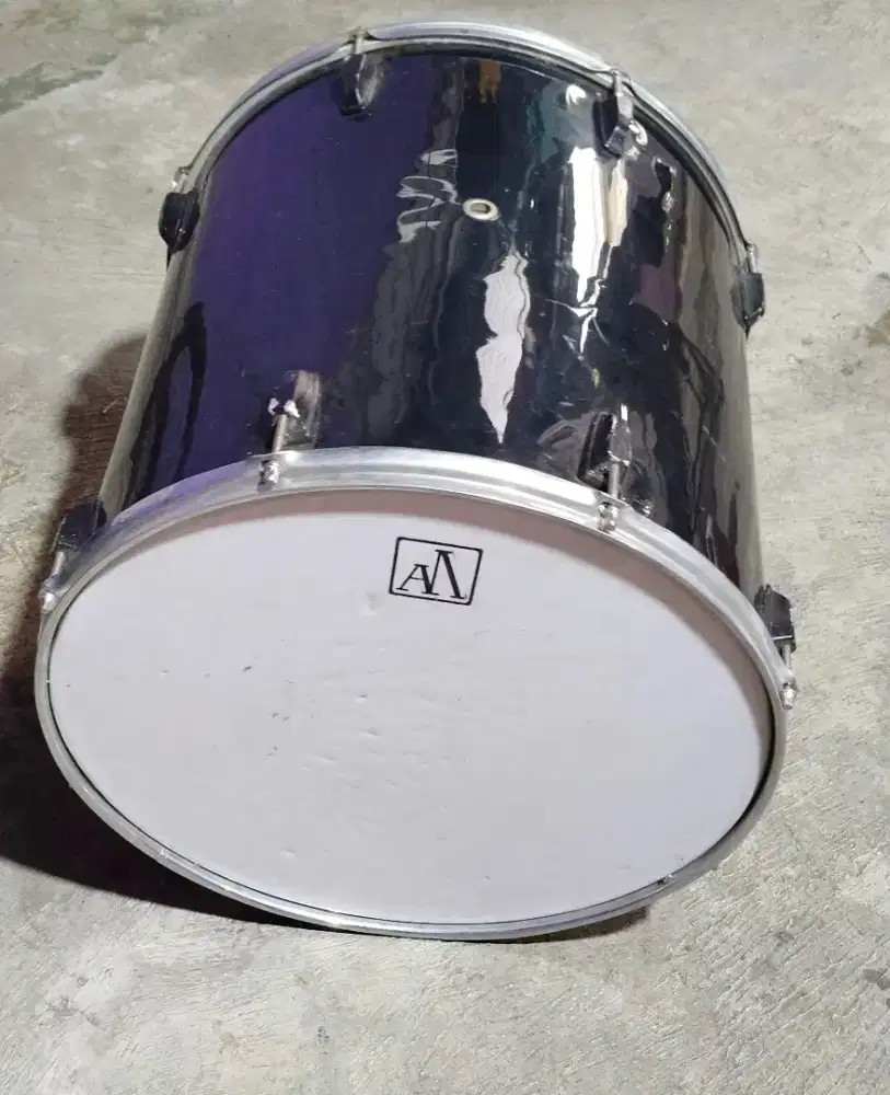 Floor tom 18 x 18