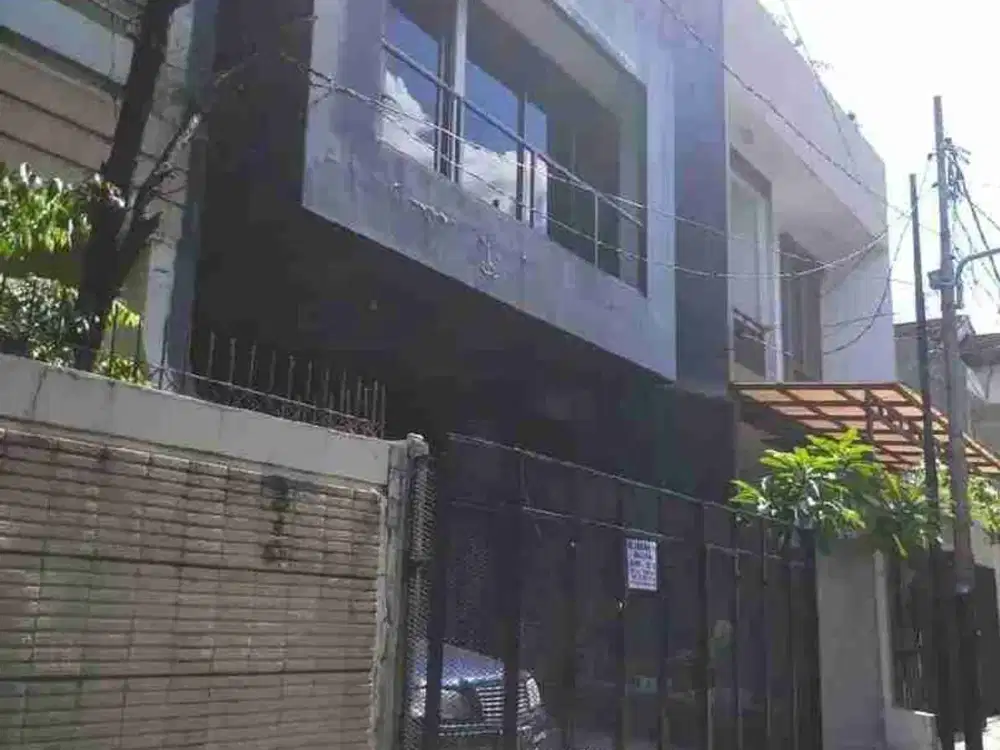 rumah gagah 3 lantai di Cipinang elok