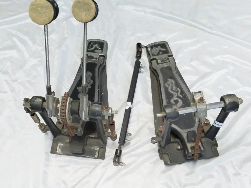 Double pedal drum