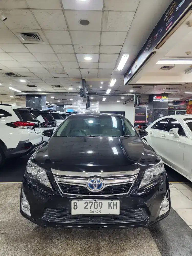 CAMRY V HYBRID AT LOW KM 67RB ASLI RECORD THN 2014