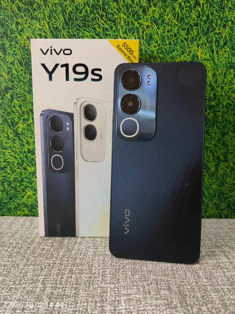 Vivo y19s 4/64 no minus like new