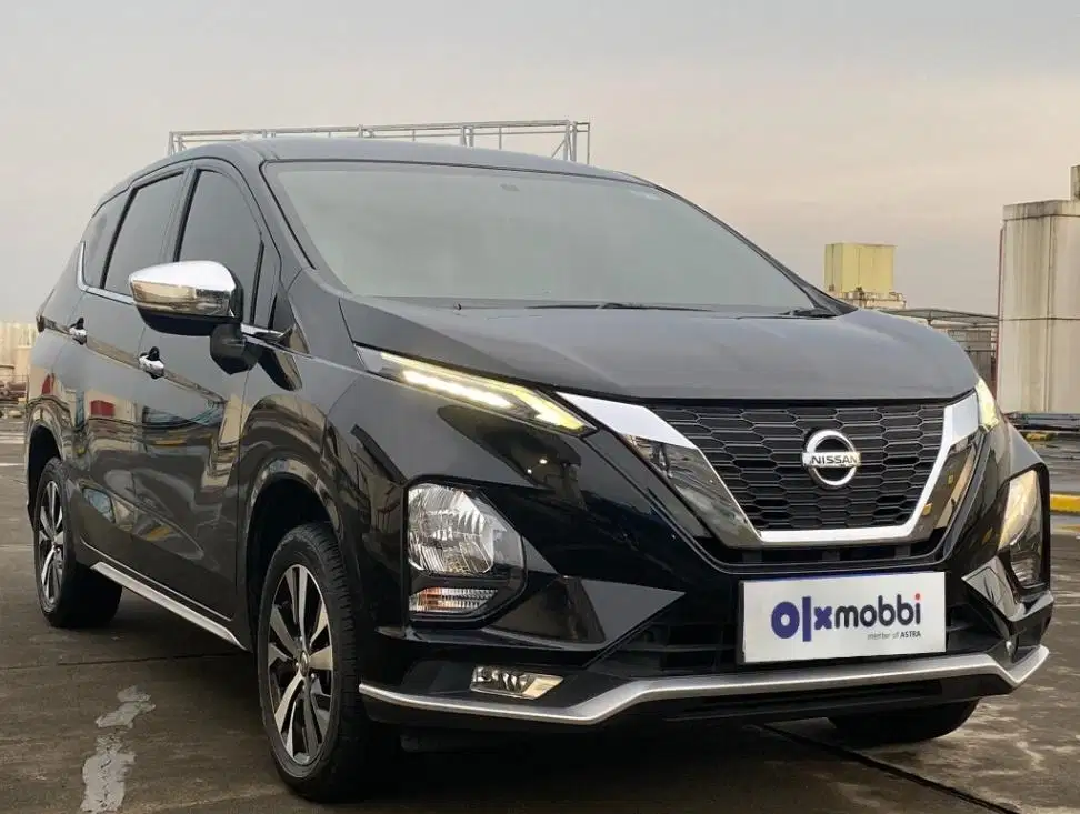 DP 8, JT Nissan Livina 1.5 VL Bensin-AT Hitam 2019