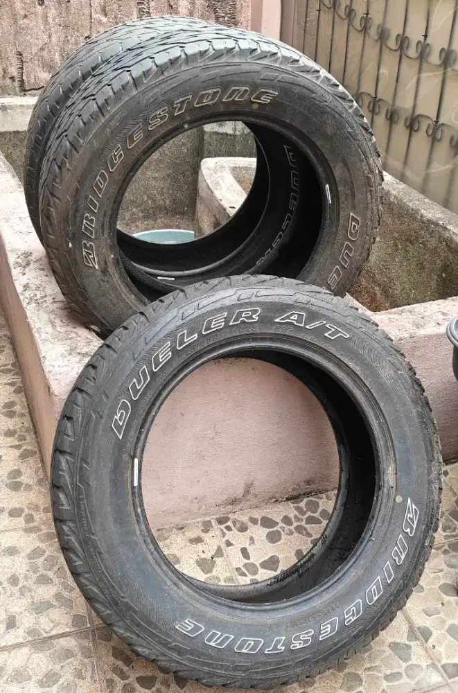 Di jual ban Bridgestone AT
