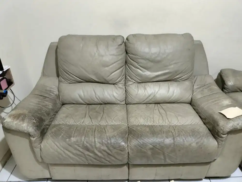 PRELOVED CELLINI – Sofa + Bantal + Coffee Table