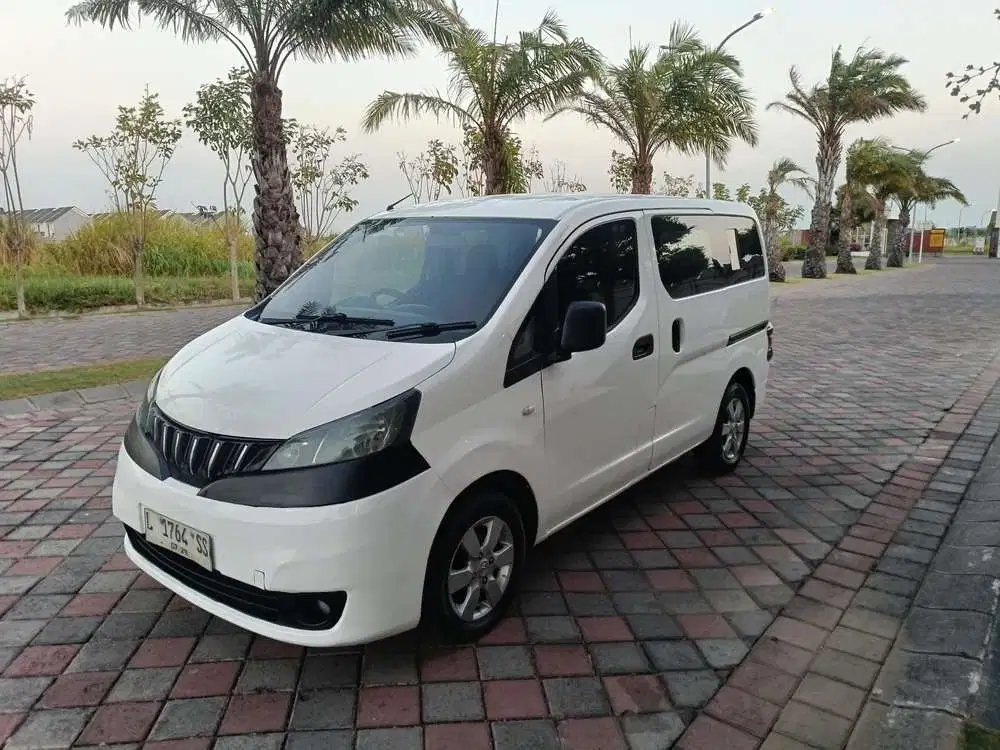 Nissan evalia th 2013
