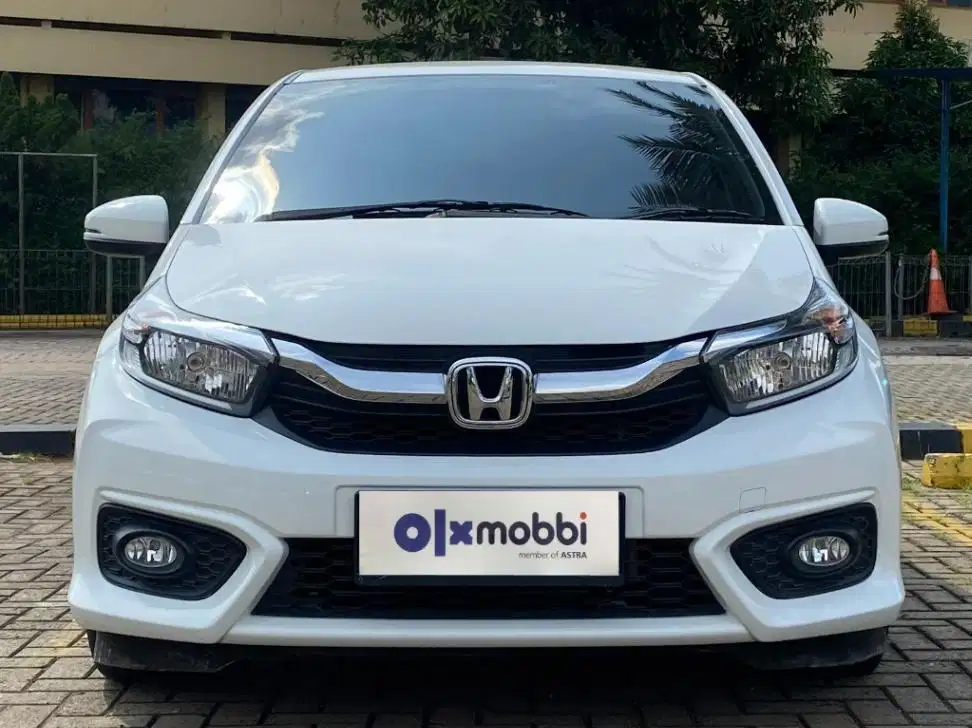 DP 8, JT Honda Brio Satya 1.2 E Bensin-AT Putih 2021