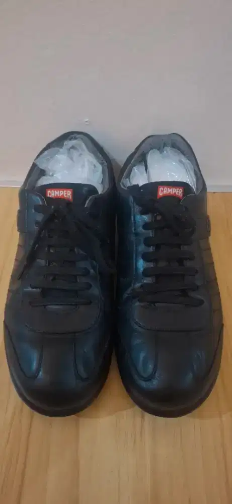 Sepatu Camper Kulit