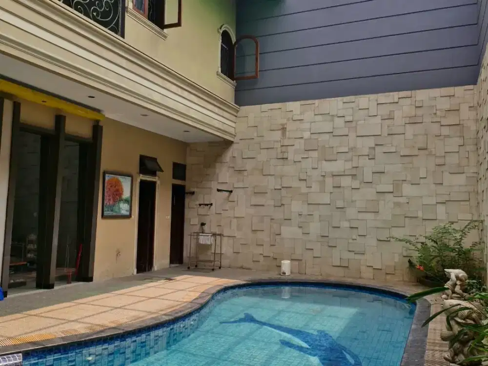 DIJUAL RUMAH MEWAH DI TAMAN PALEM LB 1000 M, ADA KOLAM RENANG