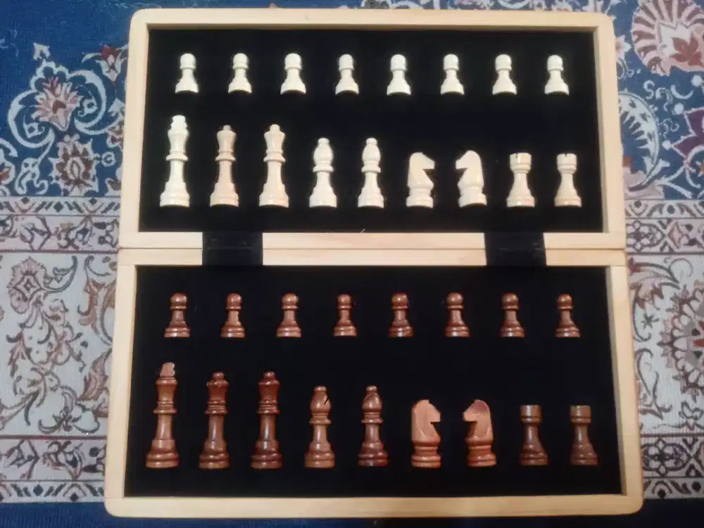 Papan catur magnet mulus no minus ukuran sedang