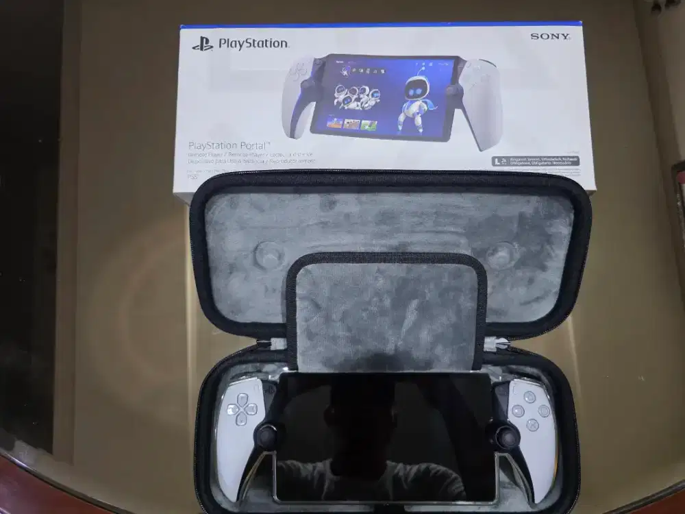PlayStation Portal + Free Cover