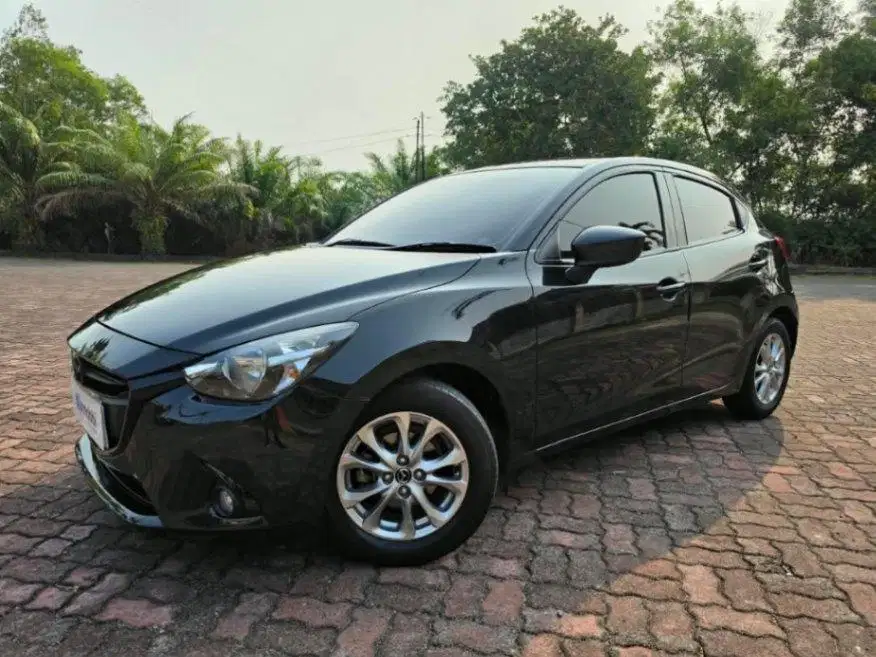 Like New Mazda 2 1.5 R Skyactiv Bensin-AT 2015 KTKP