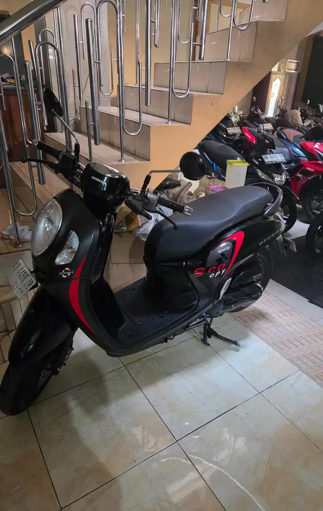 Scoopy hitam glosy 2022 gbm kredit // tunai