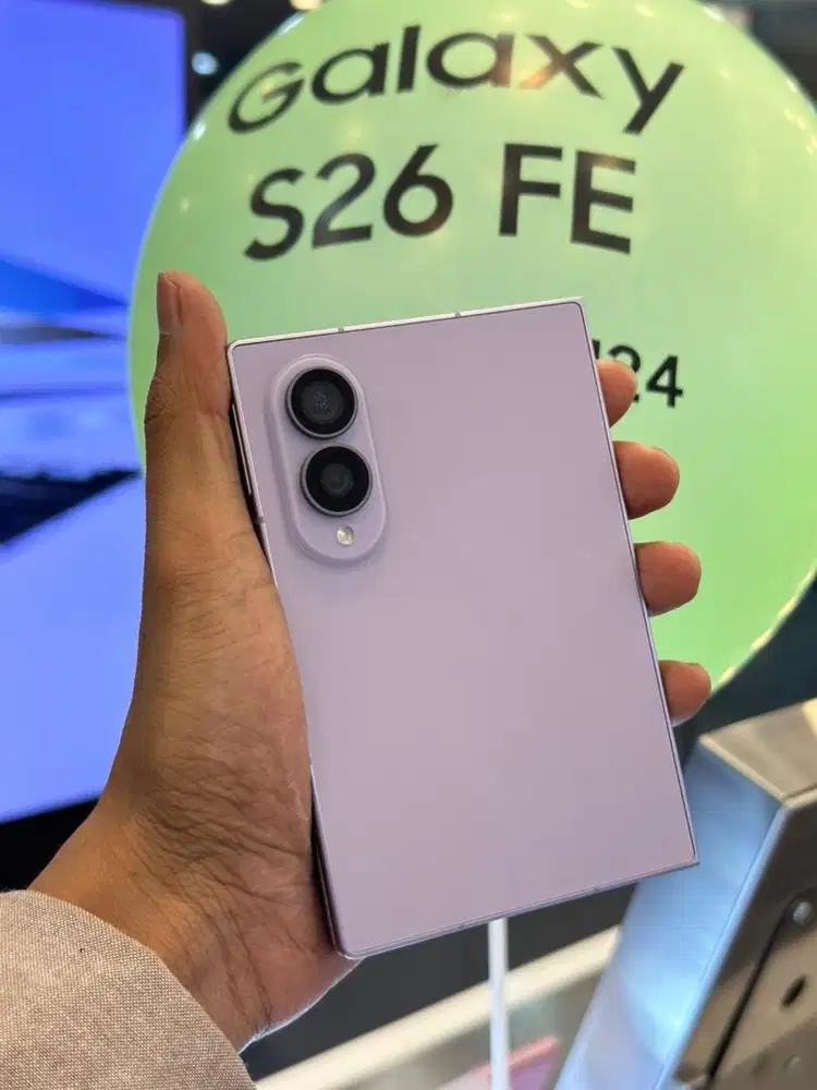 Galaxy fold 8 wide