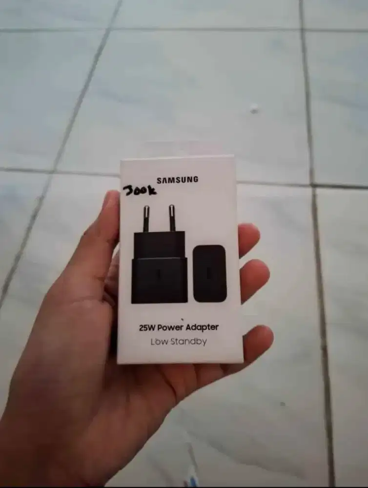 Di jual charger samsung original masih baru segel blm di buka