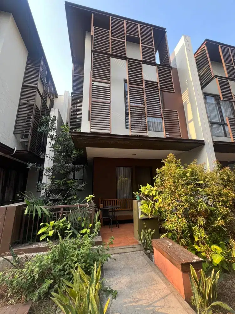 Dijual rumah semi-furnished 3 Lantai Whelford Greenwich Park BSD City