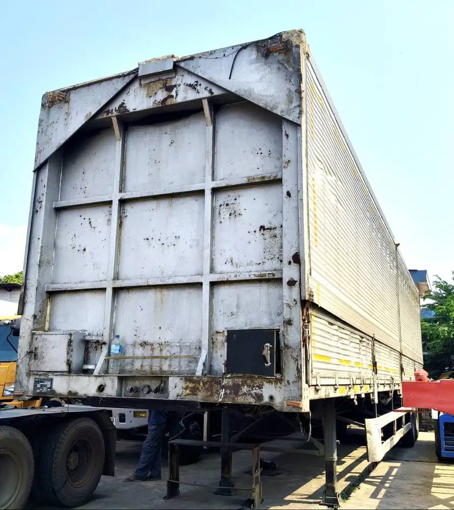 Buntut trailer bigmama wing box engkel 4x2 isuzu giga tronton 6x2 6x4