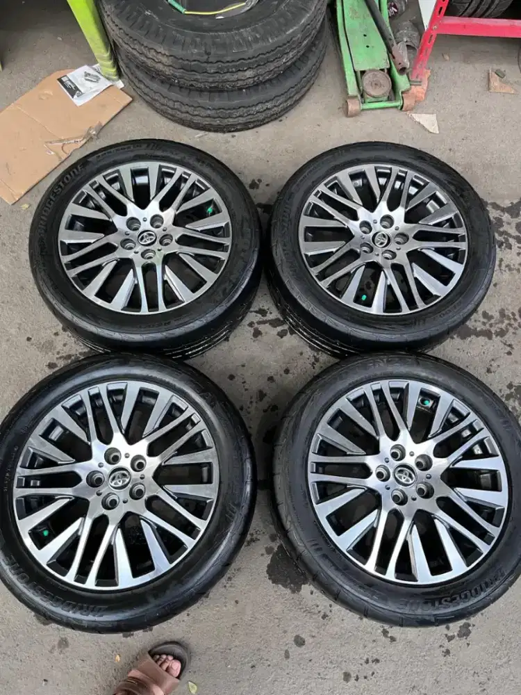 Velg original Toyota Alphard Vellfire R18 5x114,3 Bridgestone 235/50