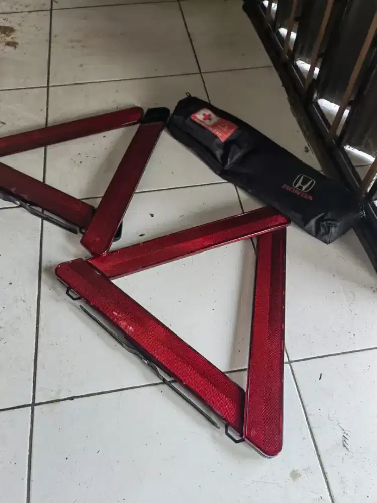 Segitiga emergency toolkit Honda