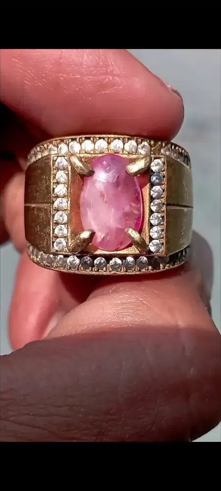 Merah Ruby Burma kristal star
