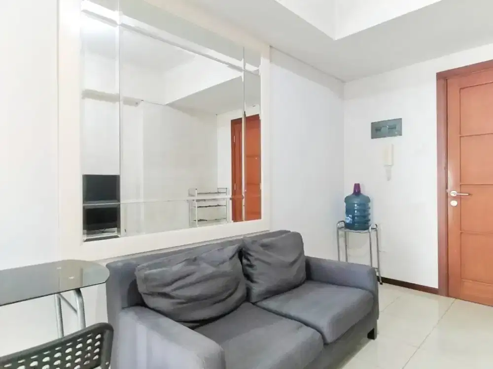 2BR nyaman & Furnish Lantai Rendah di  Royal Mediterania Garden, View Central Park