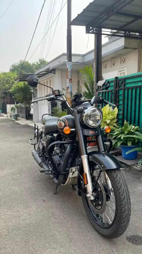 Classic Bullet 350 limited black gold 2024