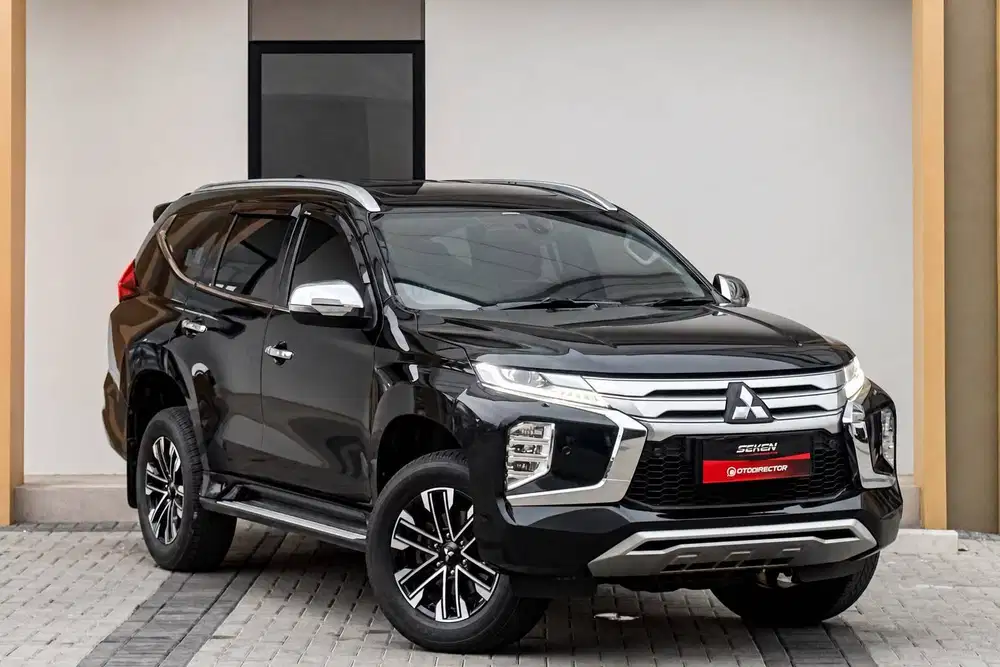 Mitsubishi Pajero Sport 2.4L Dakar Diesel Solar Sunroof AT 2023 Hitam