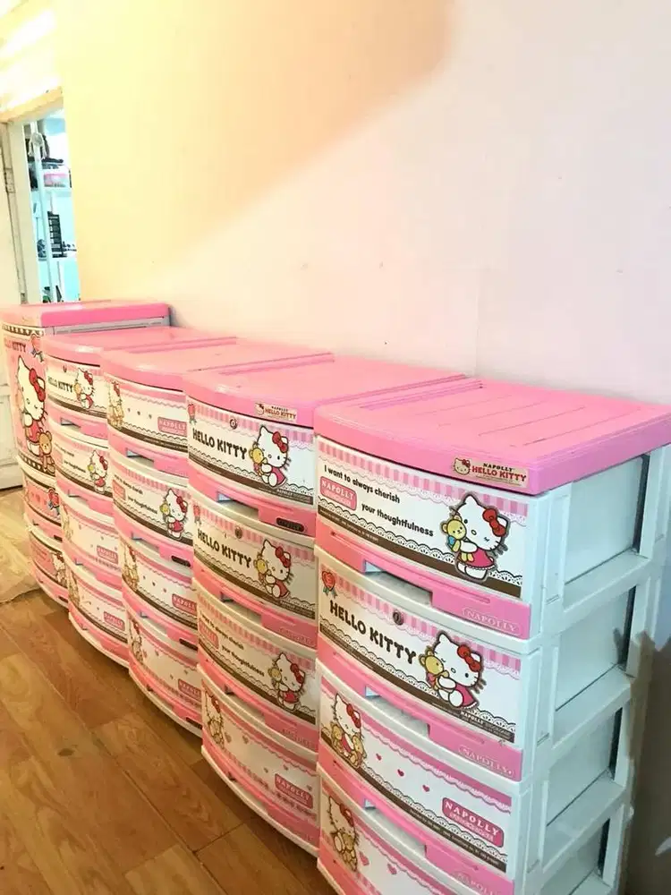 Lemari plastik anak