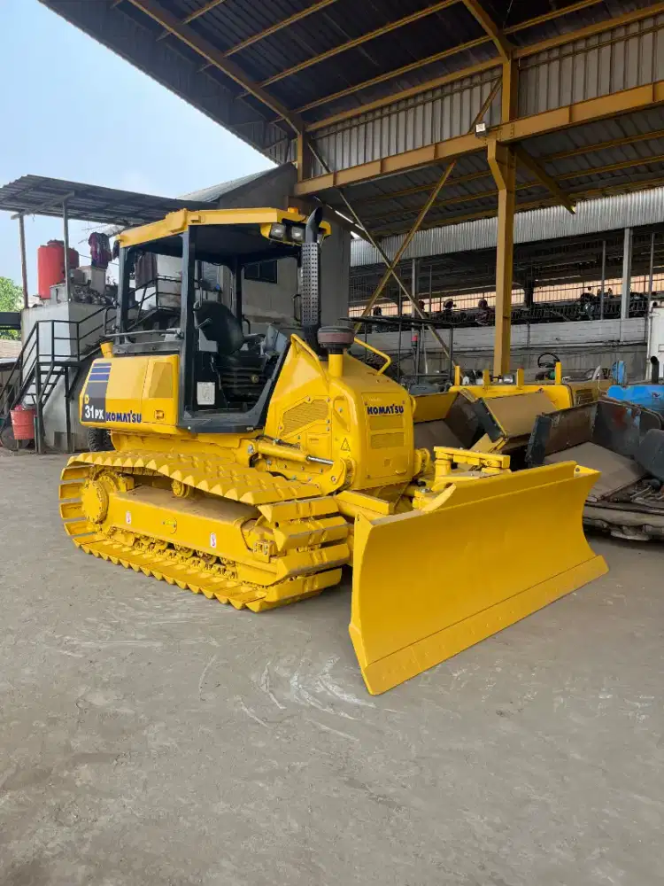 Bulldozer Komatsu D31PX-22 Tahun 2026