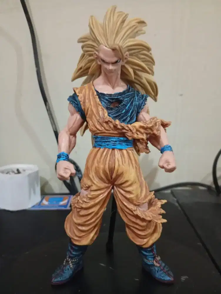 Action figure goku