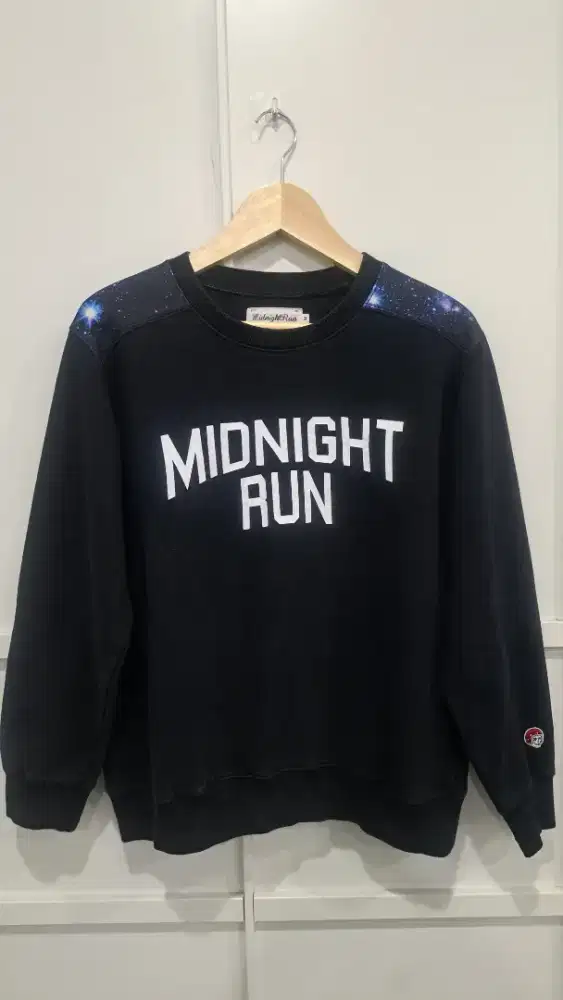 Sweater Hitam Bahan Tebal