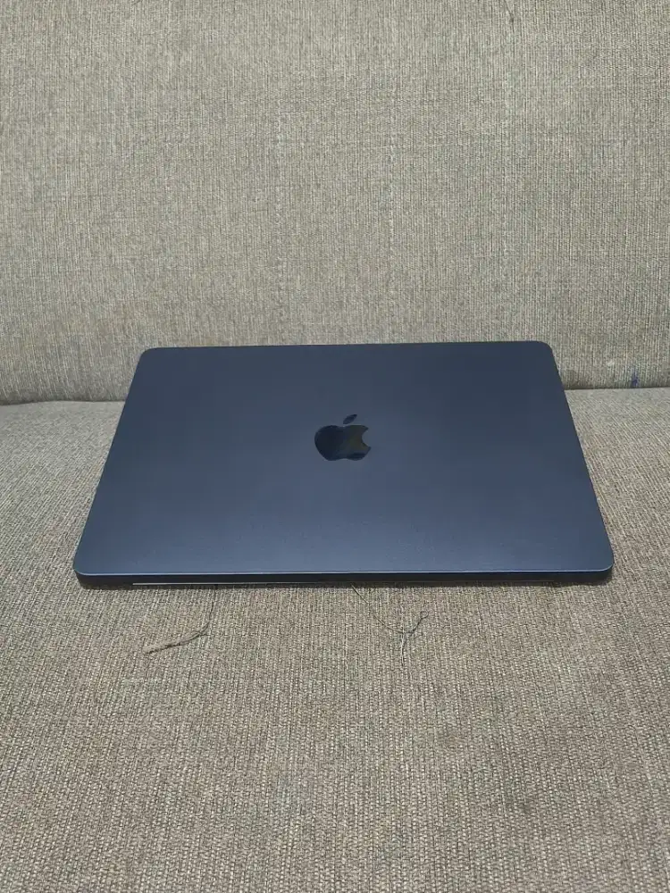 Dijual MacBook Air M4 Retina 13in 2025 Garansi ON ram 16/256gb