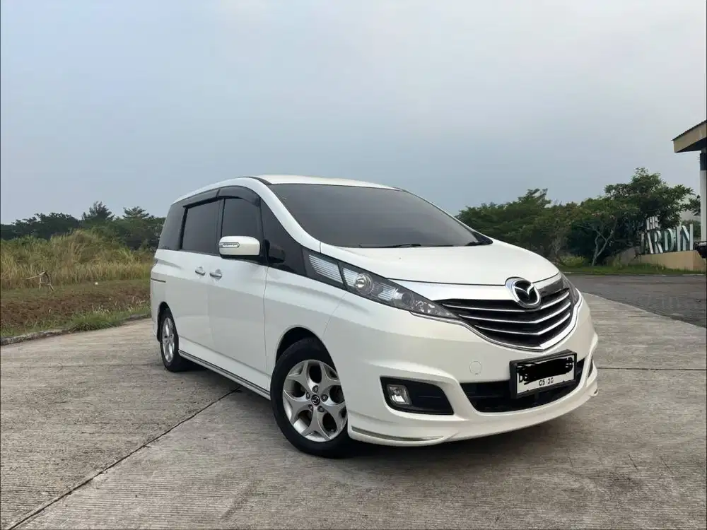 Mazda Biante 2.0 AT 2015 – Putih