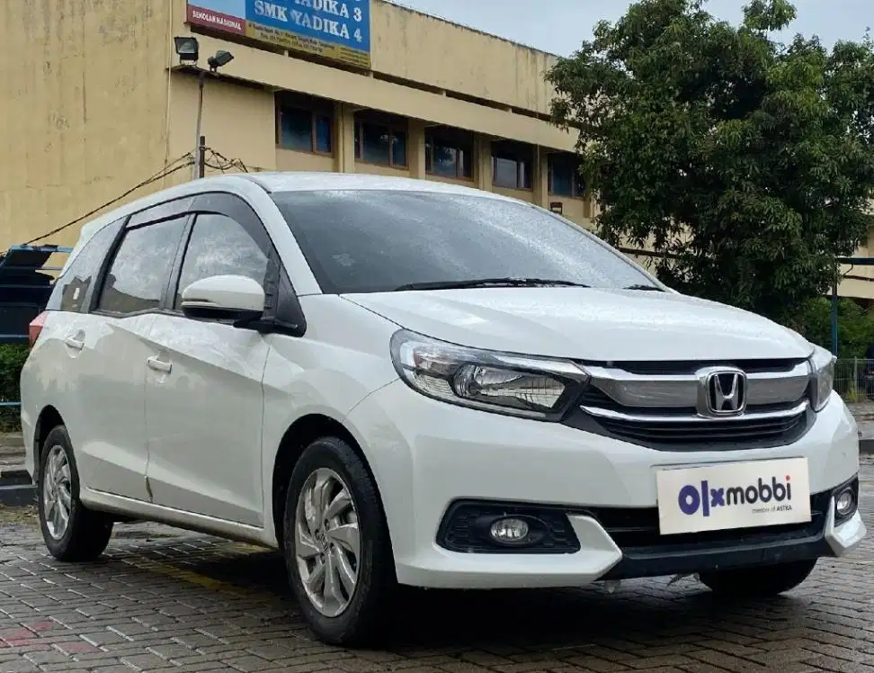 DP 8, JT Honda Mobilio 1.5 E Bensin-AT Putih 2018