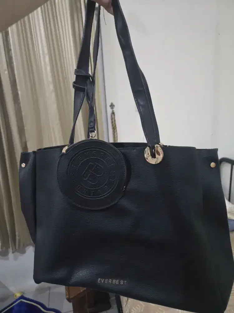 Tas hitam everbest