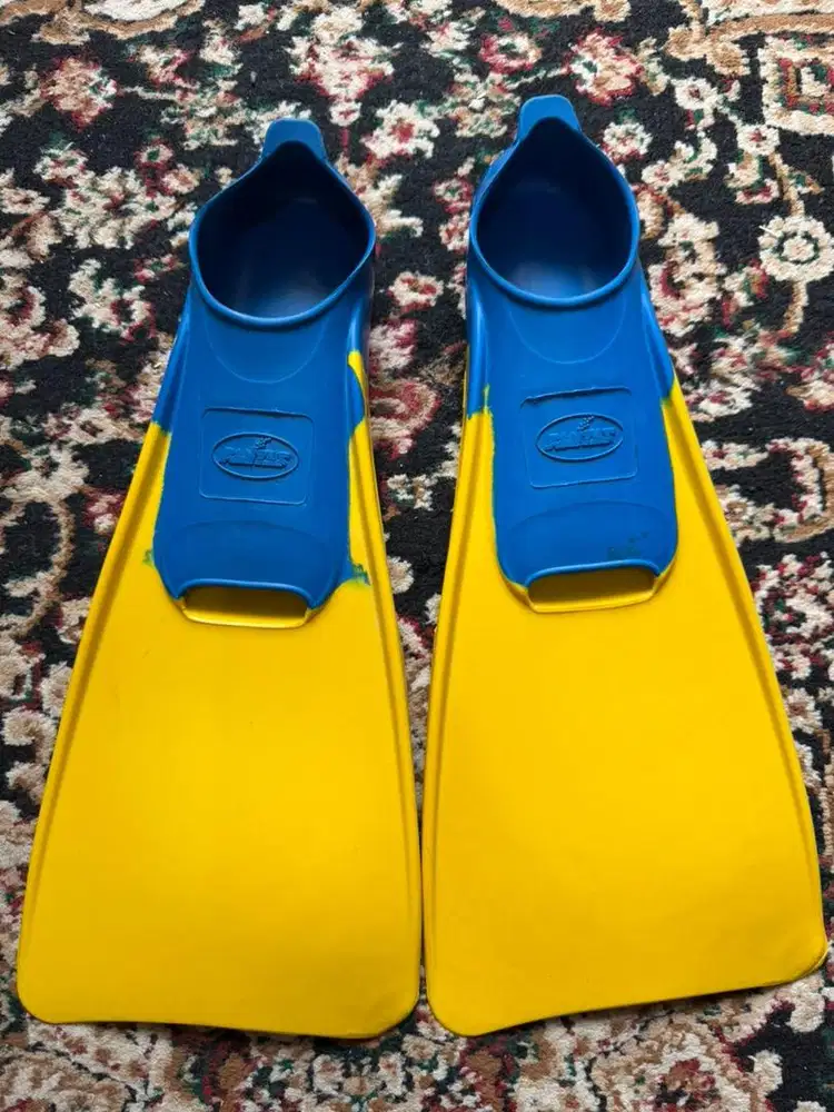 Fin renang unisex size 38-39