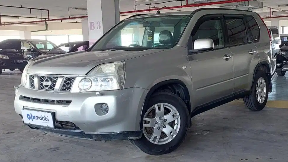 DP 5, JT Nissan X-Trail 2.0 CVT Bensin-AT Hitam 2009