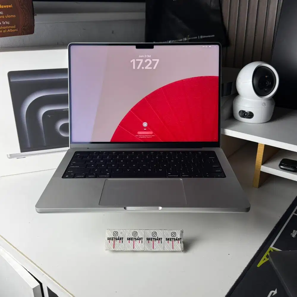 MacBook Pro M4 16gb 1TB Silver iBox Battery Health 100%