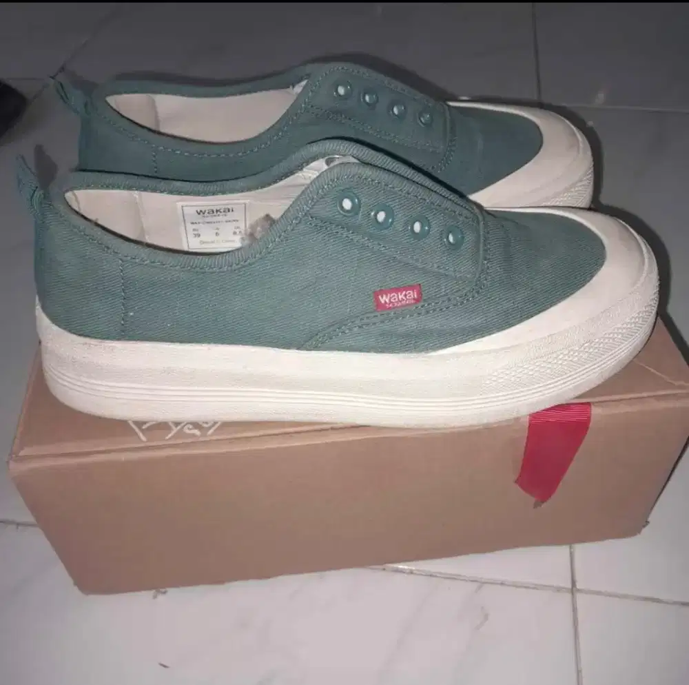 Sepatu Wakai Hijau botol