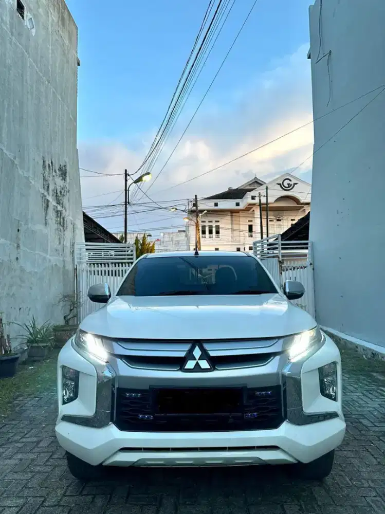Mitsubishi Triton 2.4L DC EXCEED 4X4 MT